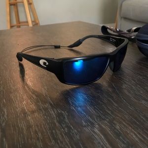 Costa Fantail polarized glasses